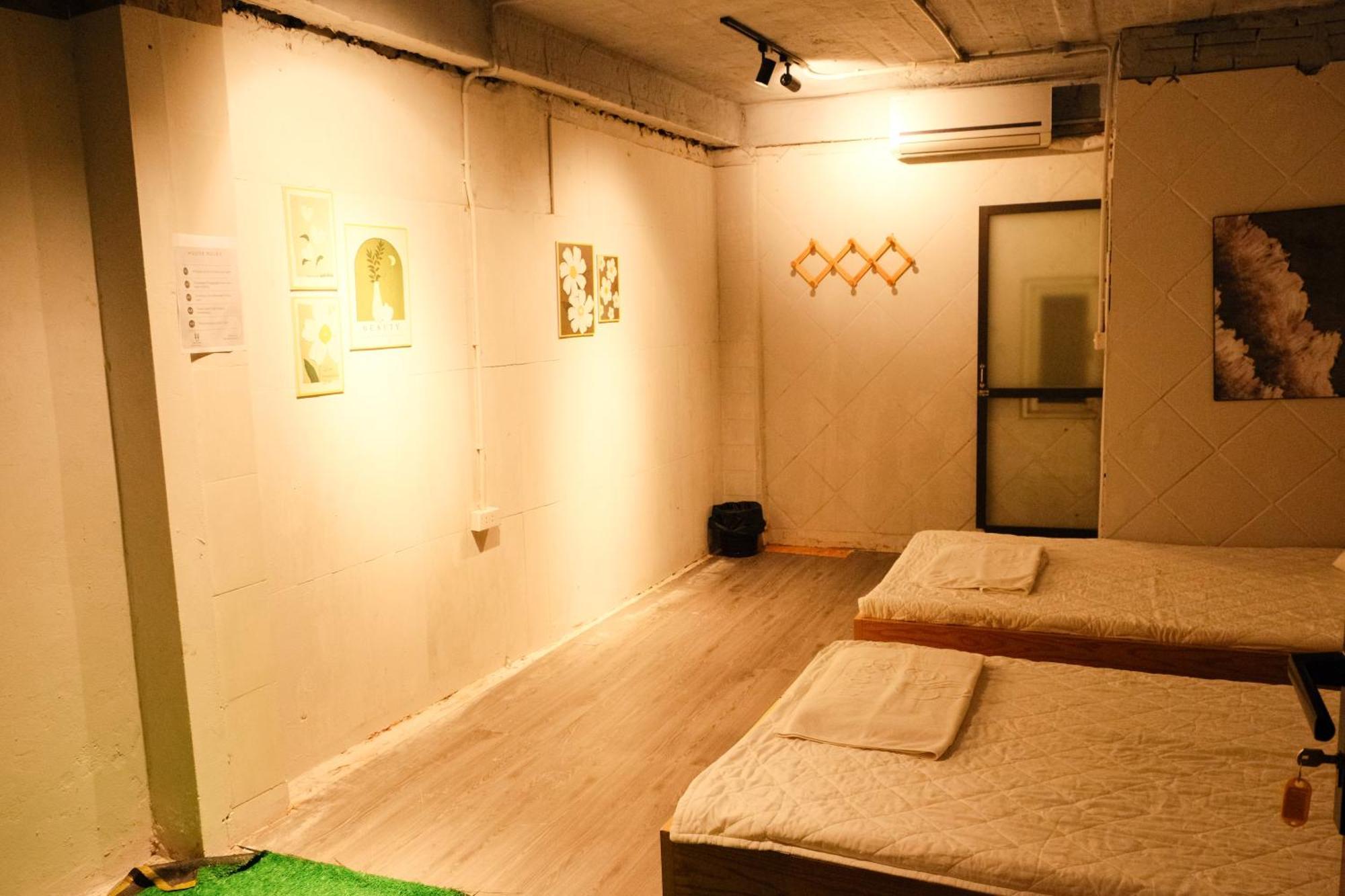Ubuntu Homestay & Tours Hanoi Buitenkant foto