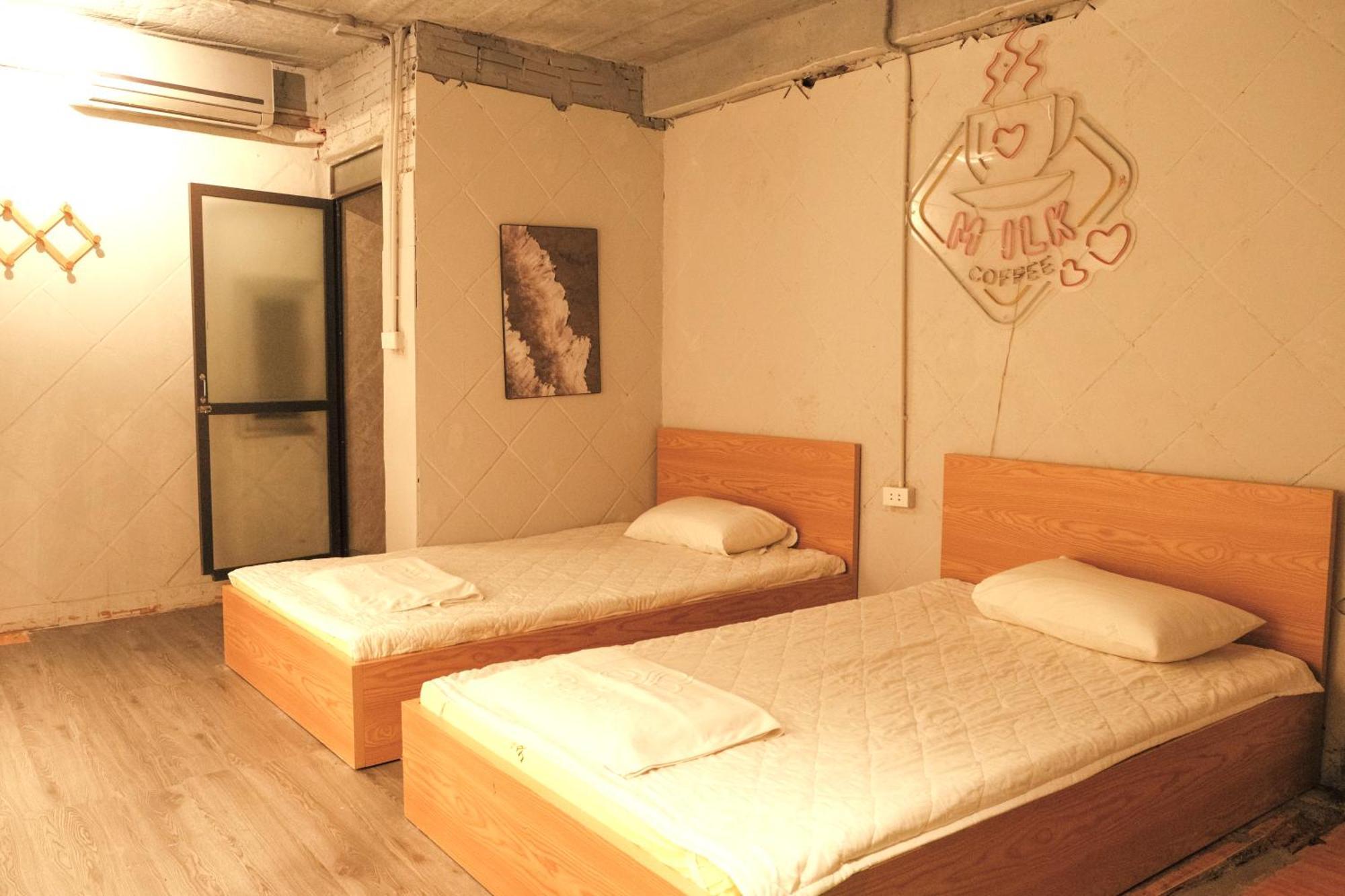 Ubuntu Homestay & Tours Hanoi Buitenkant foto